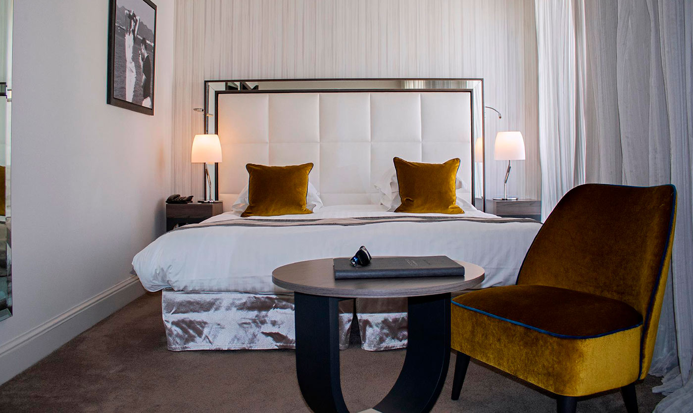Découvrez le mobilier Collinet de l'hôtel Canberra à Cannes
