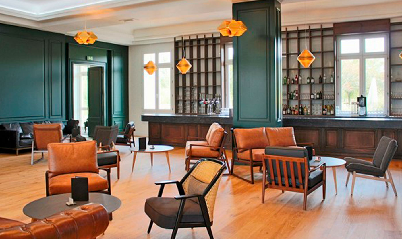 Mobilier Collinet de l'hôtel Mercure Chantilly Resort & Conventions à Vineuil-Saint-Firmin 02