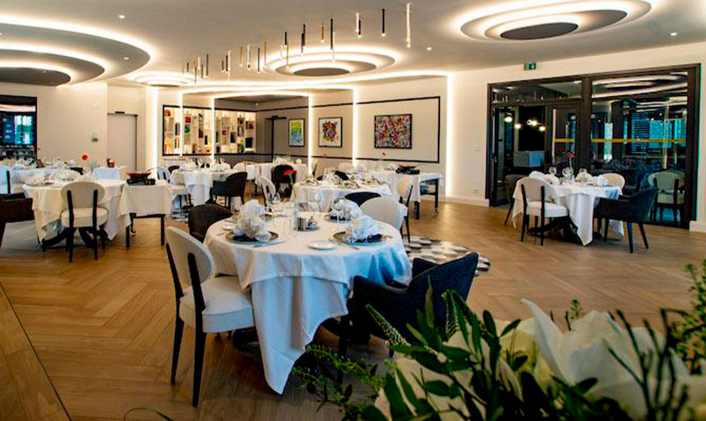 Mobilier Collinet du restaurant Com' des Chefs à Auxerre