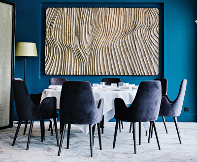 Nouvelles chaises de restaurant de l’Auberge du Père Bise