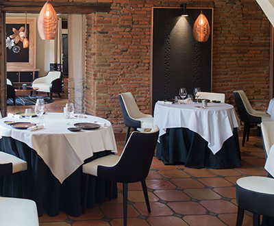 Mobilier du restaurant Le Puits Saint Jacques