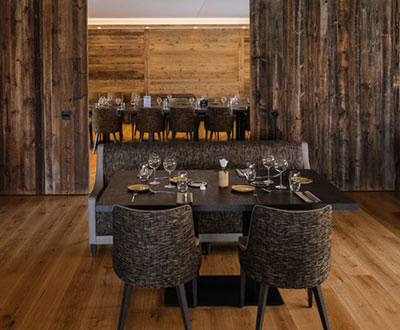 Mobilier Collinet du restaurant La Diligence à Hérange