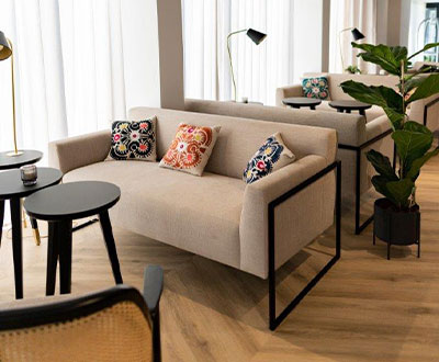 Mobilier Collinet de l'hôtel La Pointe Saint-Mathieu à Plougonvelin