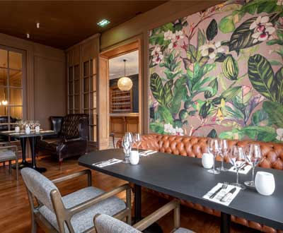Mobilier Collinet du restaurant Garum Table vivante à Beaune