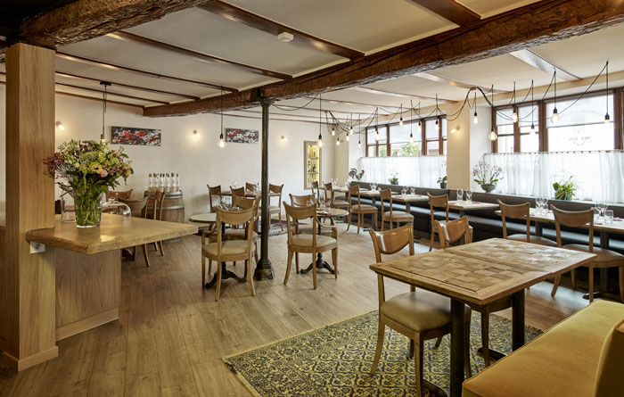 Mobilier tendance du Restaurant du Mouton en Alsace 11