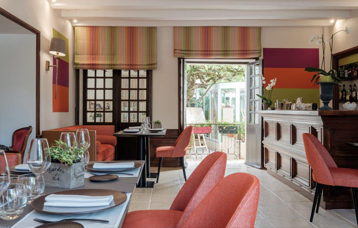 Mobilier du restaurant de l'Auberge du Bon Laboureur