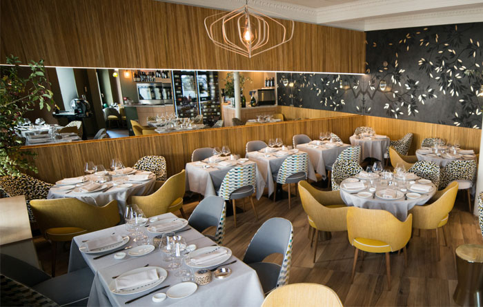 Mobilier du restaurant La Famiglia à Paris