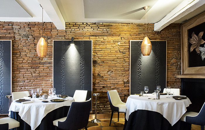 Mobilier du restaurant Le Puits Saint Jacques