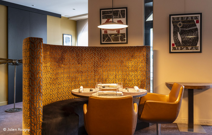 Mobilier Collinet du Restaurant Hervé Busset - 1